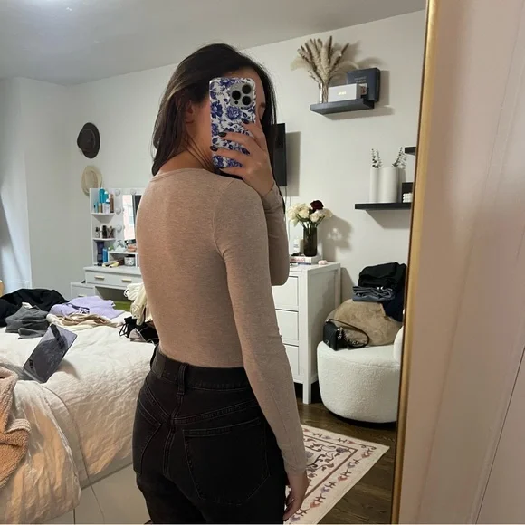 Abercrombie and fitch soft AF knit bodysuit - Picture 4 of 6